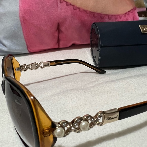 Chopard Swarovski Crystals and Pearls Sunglasses.excellent condition - Picture 11 of 15